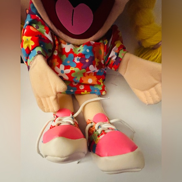 Cindy Peach Girl Hand Puppet - Picture 8 of 10